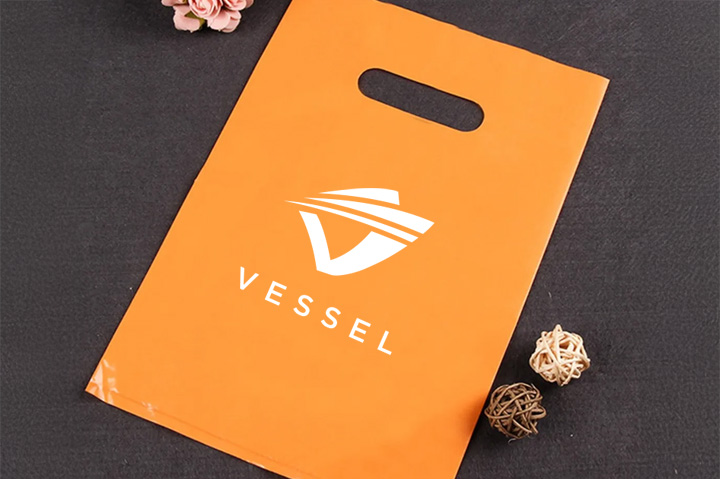 Editor’s Picks: Essential Totes & Shopping Bags